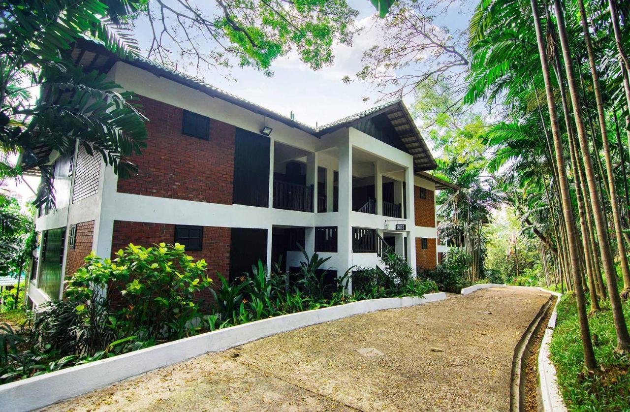Mines Beach Resort Hotel Seri Kembangan Esterno foto
