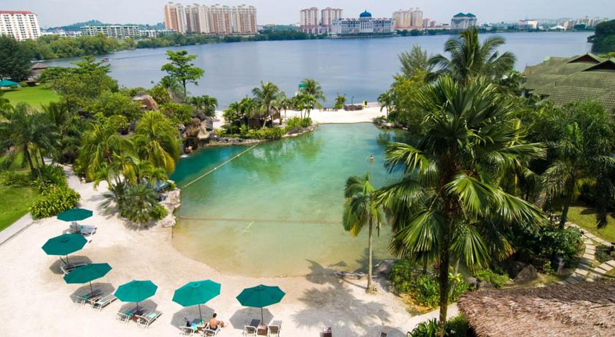 Mines Beach Resort Hotel Seri Kembangan Esterno foto