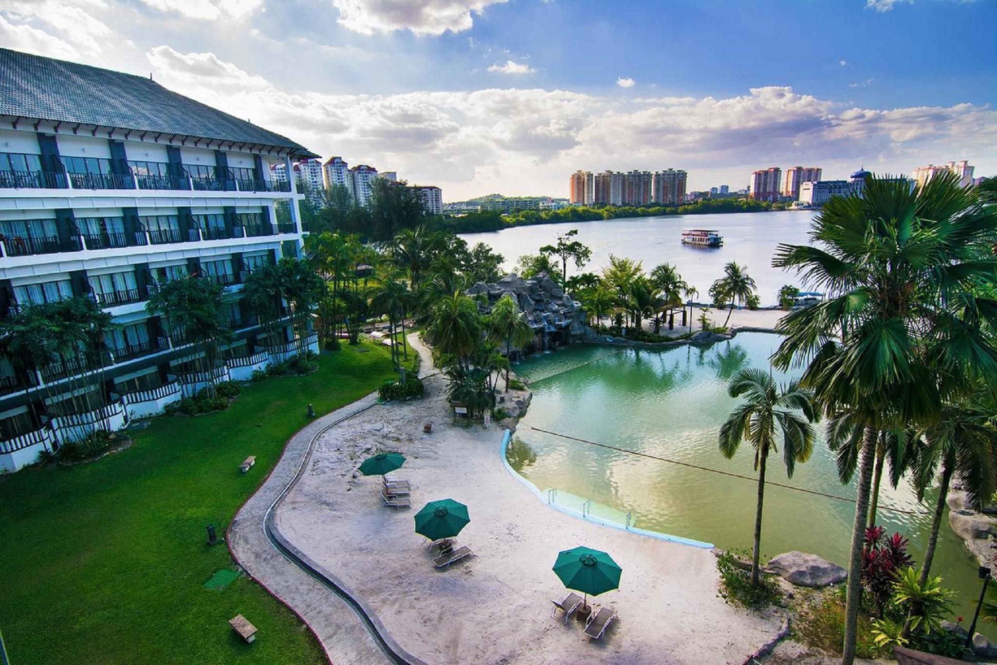 Mines Beach Resort Hotel Seri Kembangan Esterno foto