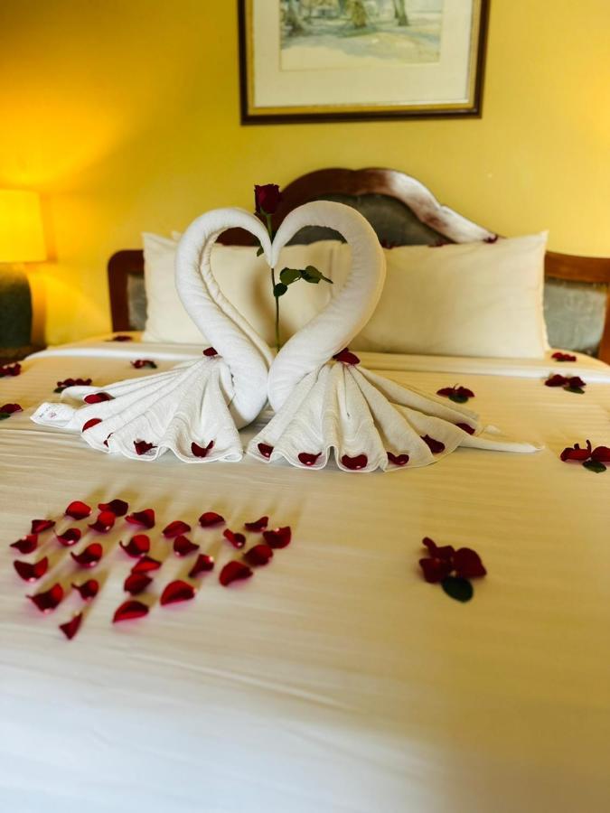 Mines Beach Resort Hotel Seri Kembangan Esterno foto