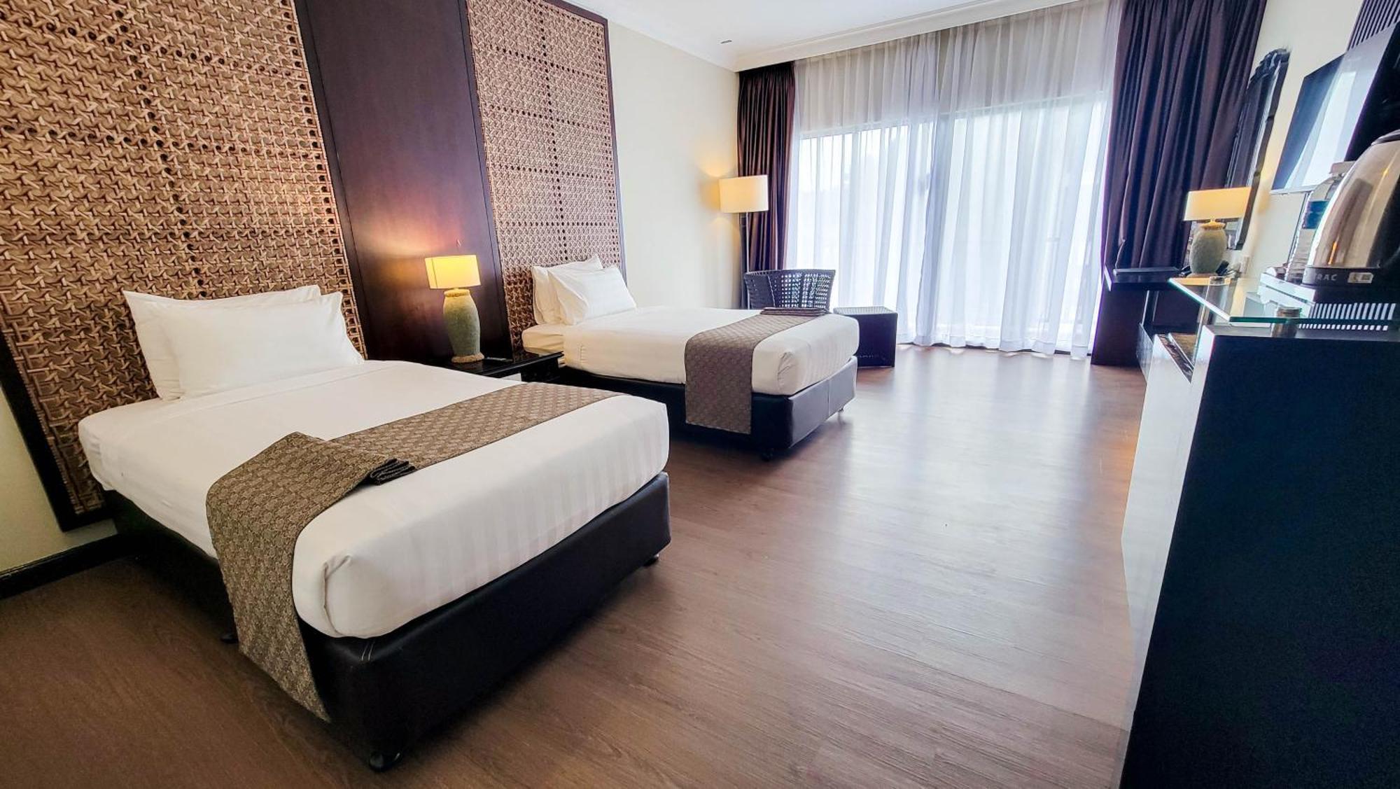 Mines Beach Resort Hotel Seri Kembangan Esterno foto