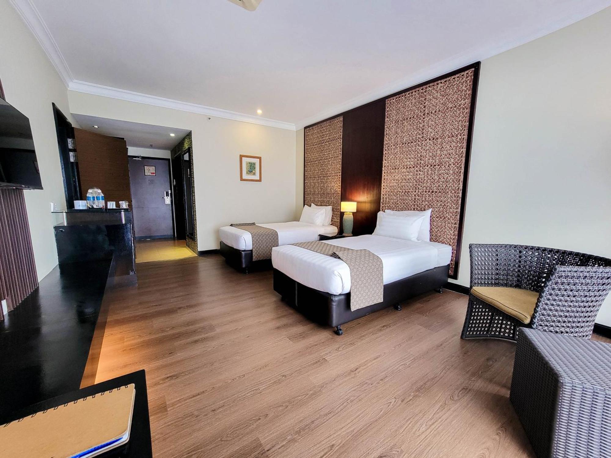 Mines Beach Resort Hotel Seri Kembangan Esterno foto